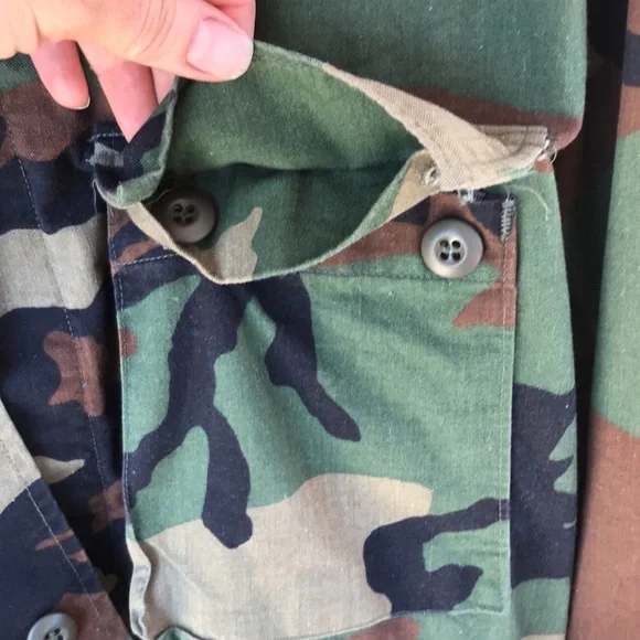 VTG Military Issue Woodland Camo Combat Coat, L-XL - Picture 5 of 6